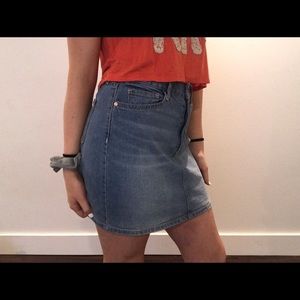 Light wash denim jeans